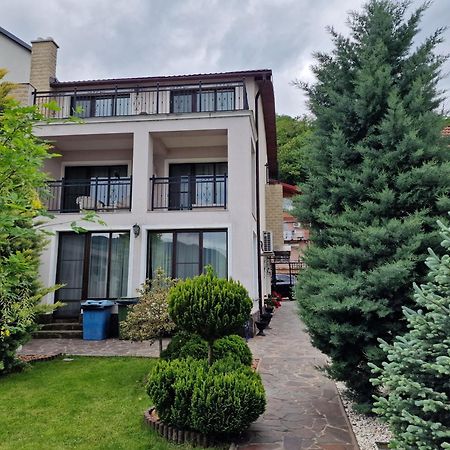 Отель Casa Andrei Оршова Экстерьер фото