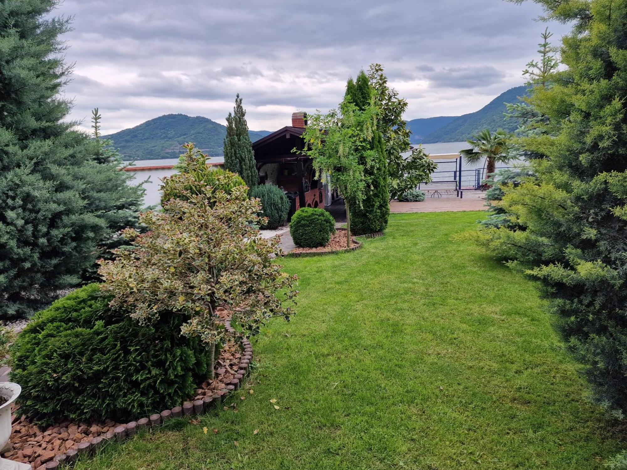 Отель Casa Andrei Оршова Экстерьер фото