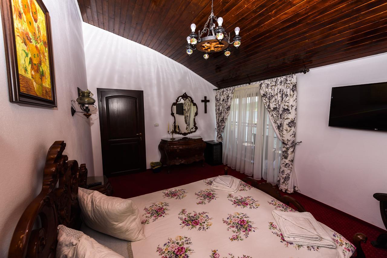 Отель Casa Andrei Оршова Экстерьер фото
