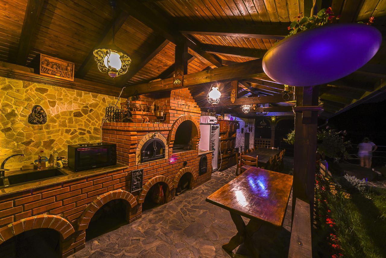 Отель Casa Andrei Оршова Экстерьер фото