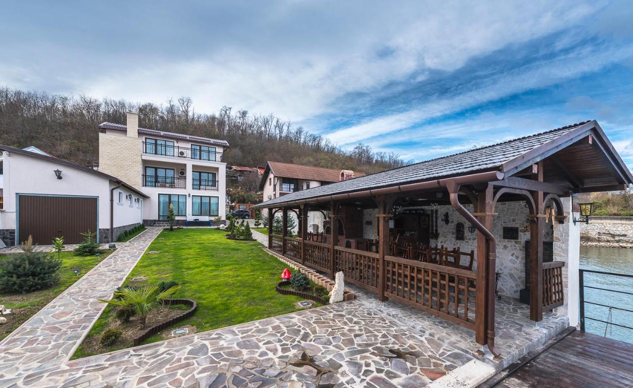 Отель Casa Andrei Оршова Экстерьер фото