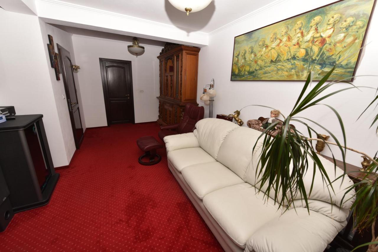 Отель Casa Andrei Оршова Экстерьер фото