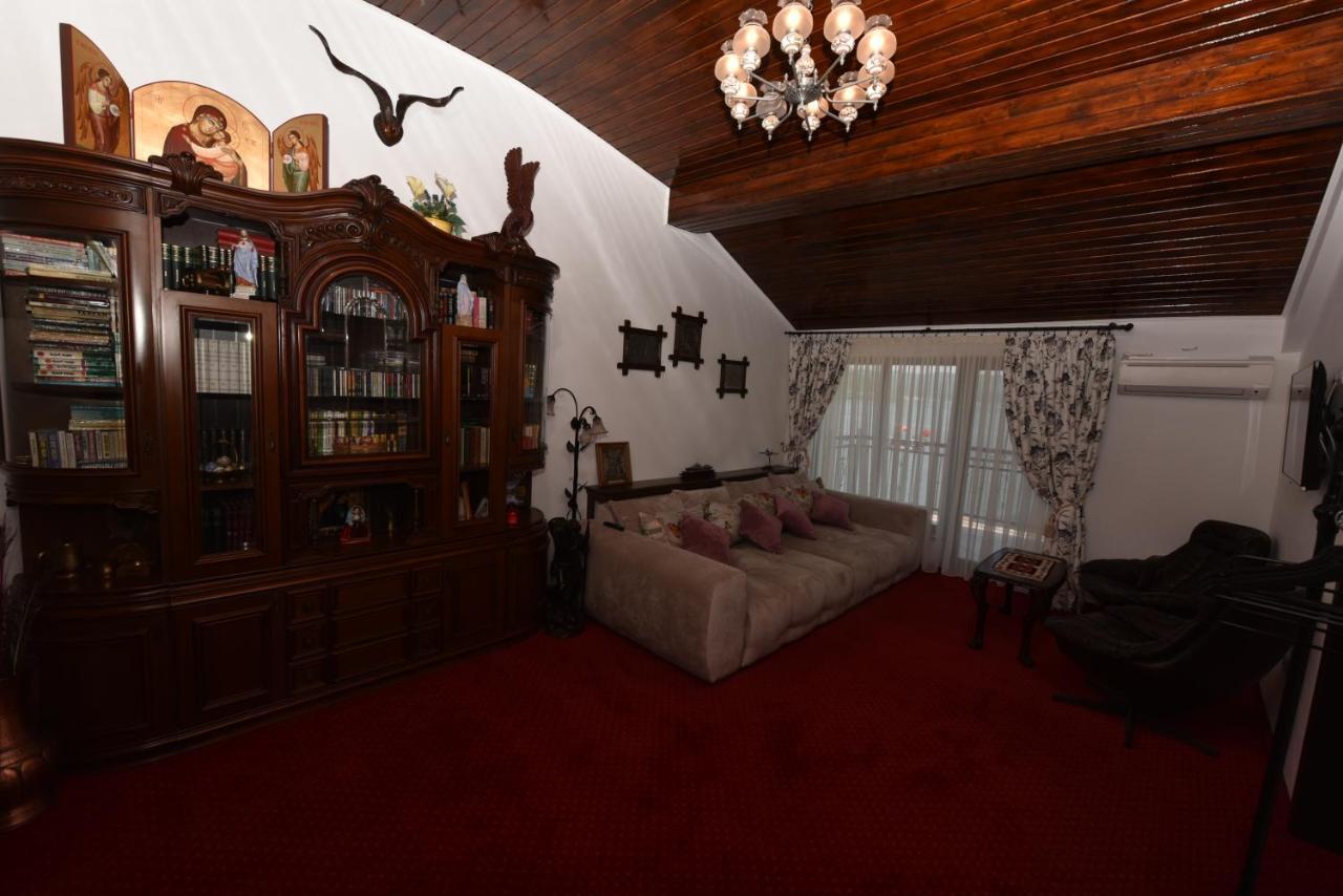 Отель Casa Andrei Оршова Экстерьер фото