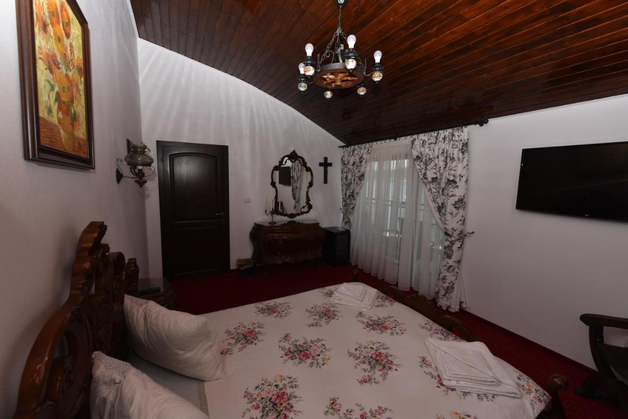 Отель Casa Andrei Оршова Экстерьер фото