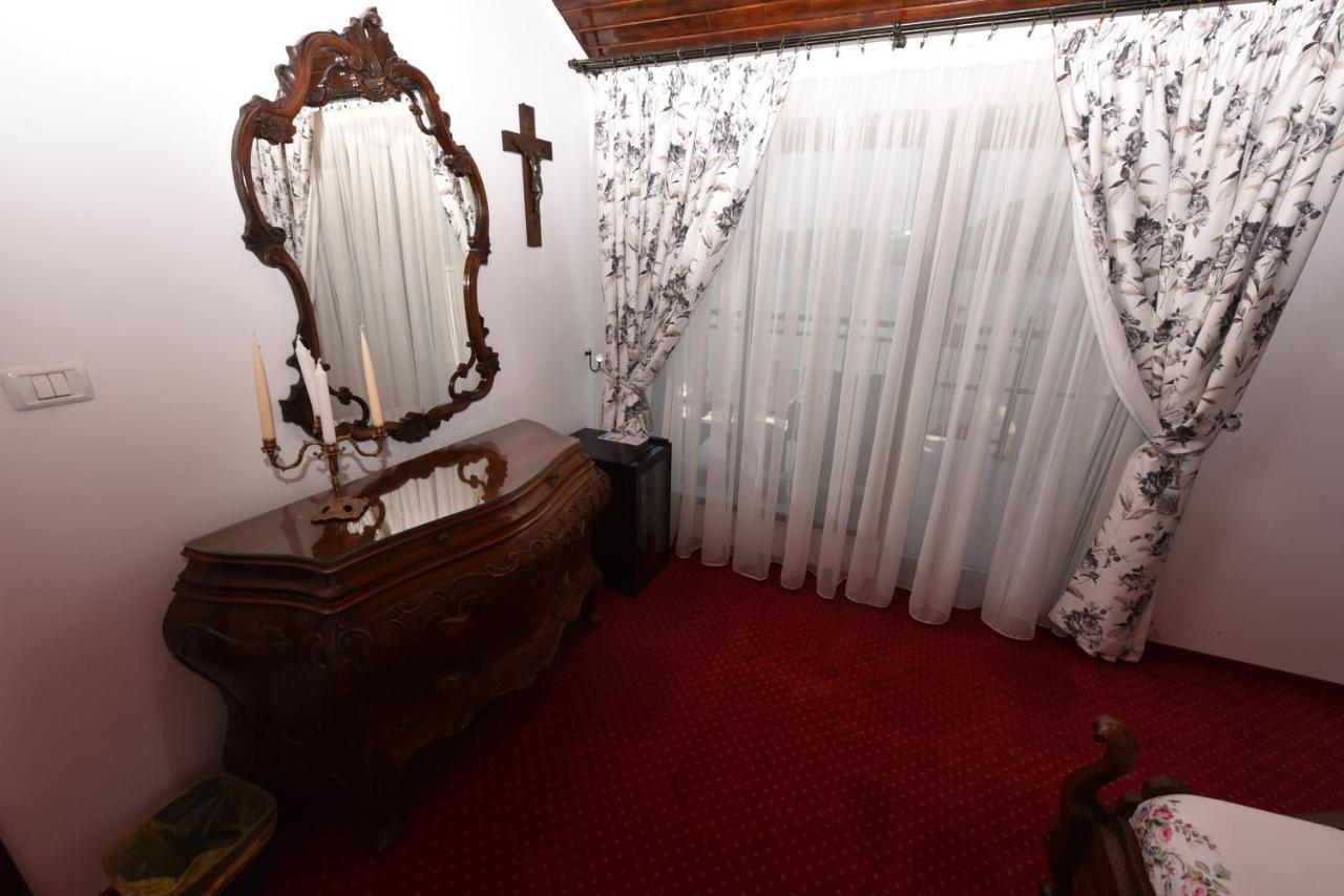 Отель Casa Andrei Оршова Экстерьер фото