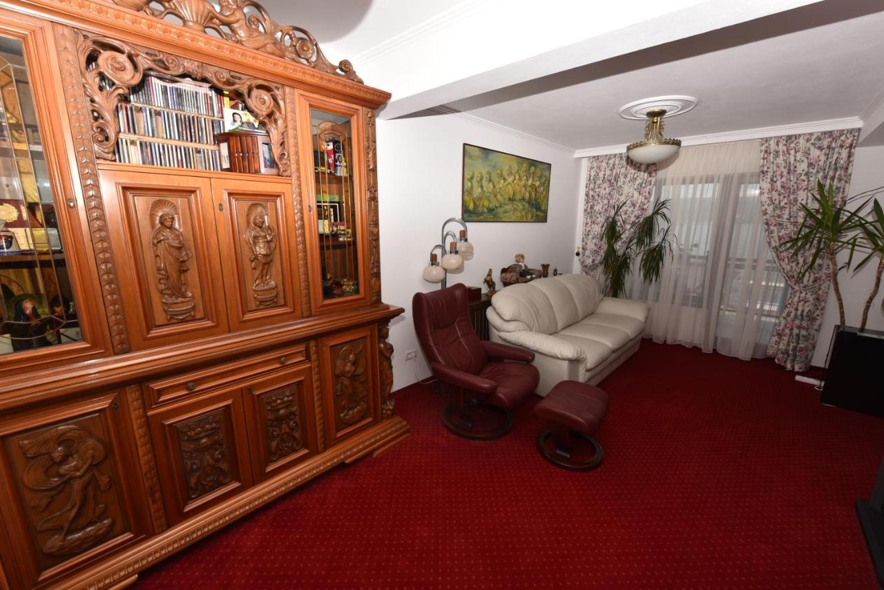 Отель Casa Andrei Оршова Экстерьер фото